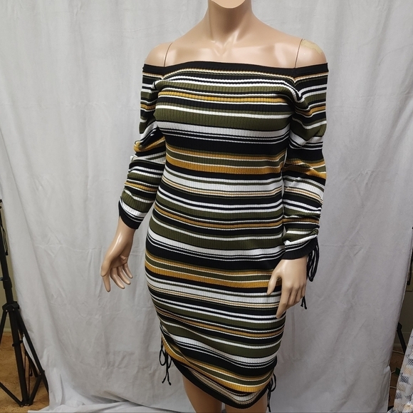 Striped Ruched Sweater Dress - Picture 6 of 6